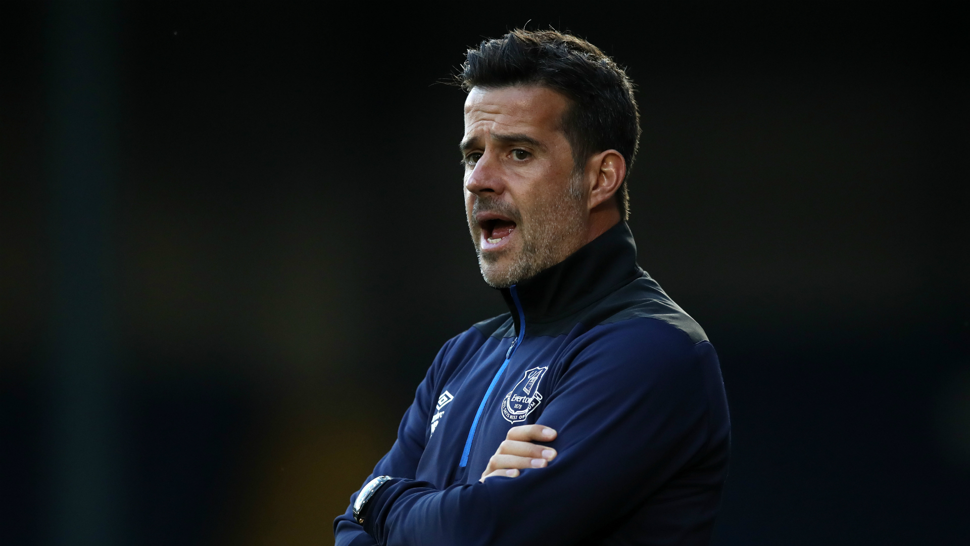 这引发了许 这引发了许